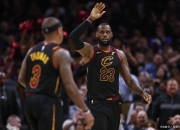 猛龙绝杀时刻，公牛点燃赛场，詹姆斯迎来胜利！